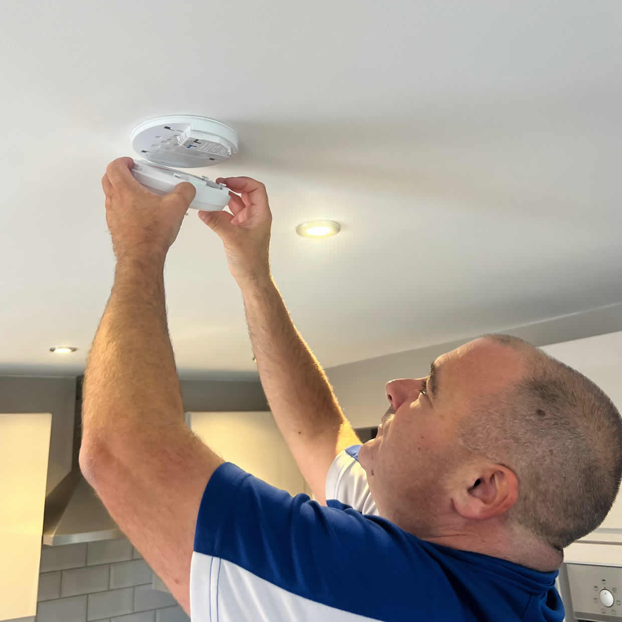 Smoke alarm installation service in Wood Green